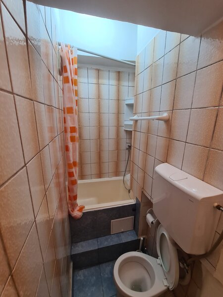 Unirii, Timpuri Noi, garsoniera, centrala proprie.