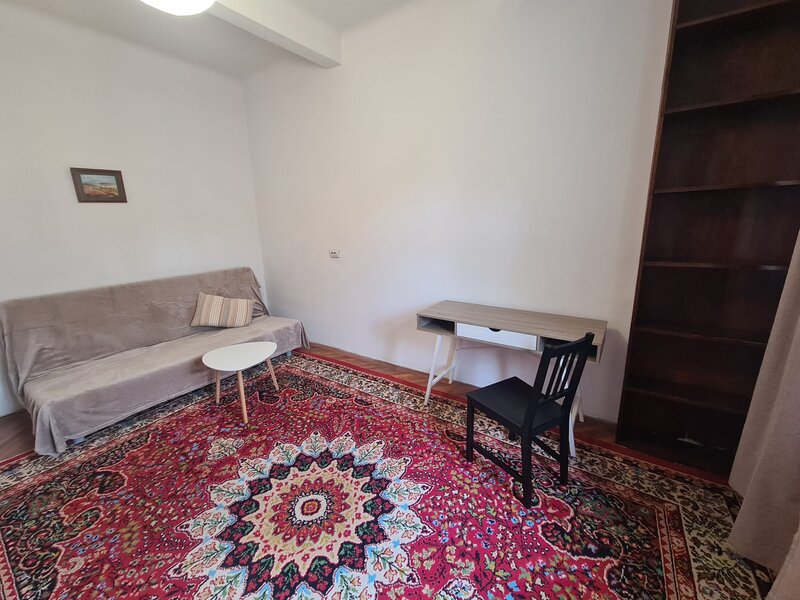 Unirii, Timpuri Noi, garsoniera, centrala proprie.